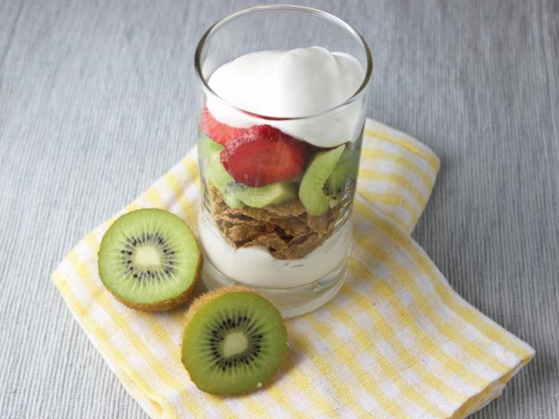 kiwi and strawberry parfait